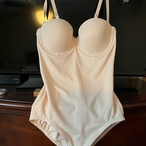 Flexees Smoothing One Piece Bodyshaper- NWOT